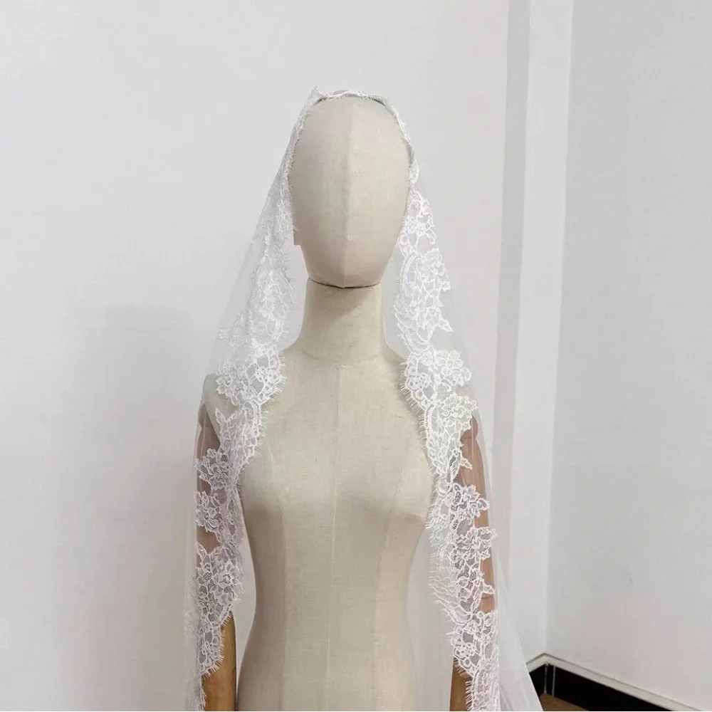 Mantilla Lace Wedding Veil - Picture 6 of 10